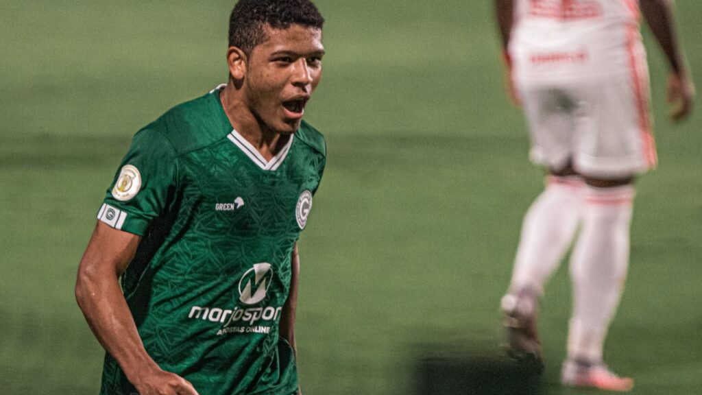 Vinícius Lopes acertou com o Botafogo