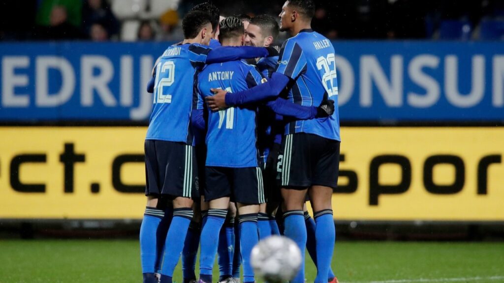 Ajax encara o Benfica pela Champions League