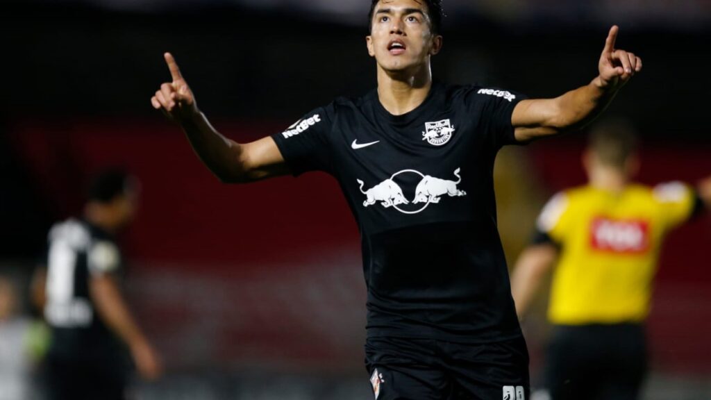 Cuello acertou com o Athletico Paranaense