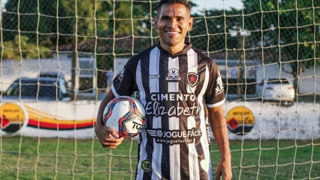 Éderson, Botafogo-PB (Chape)