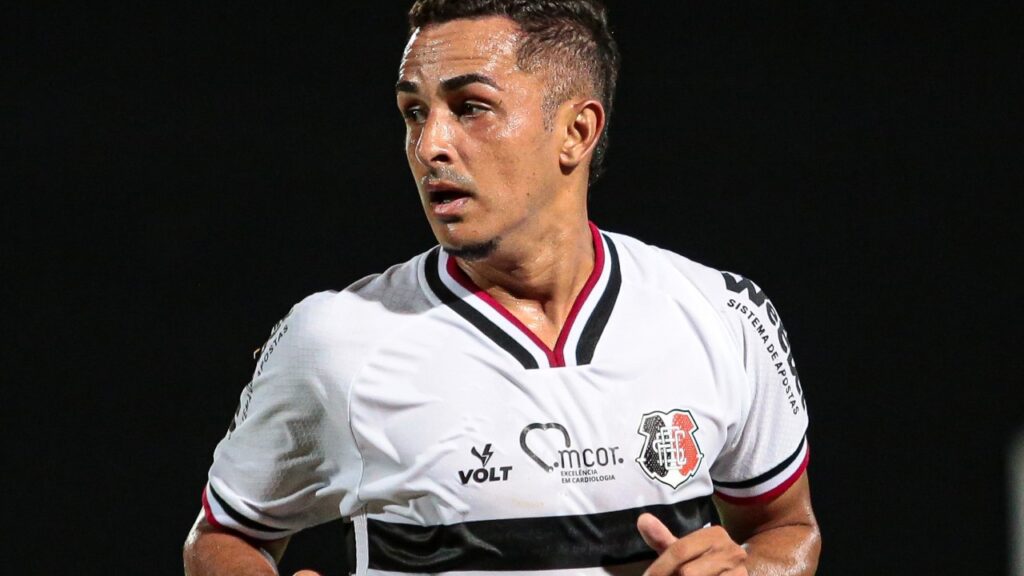 Esquerdinha, do Santa Cruz