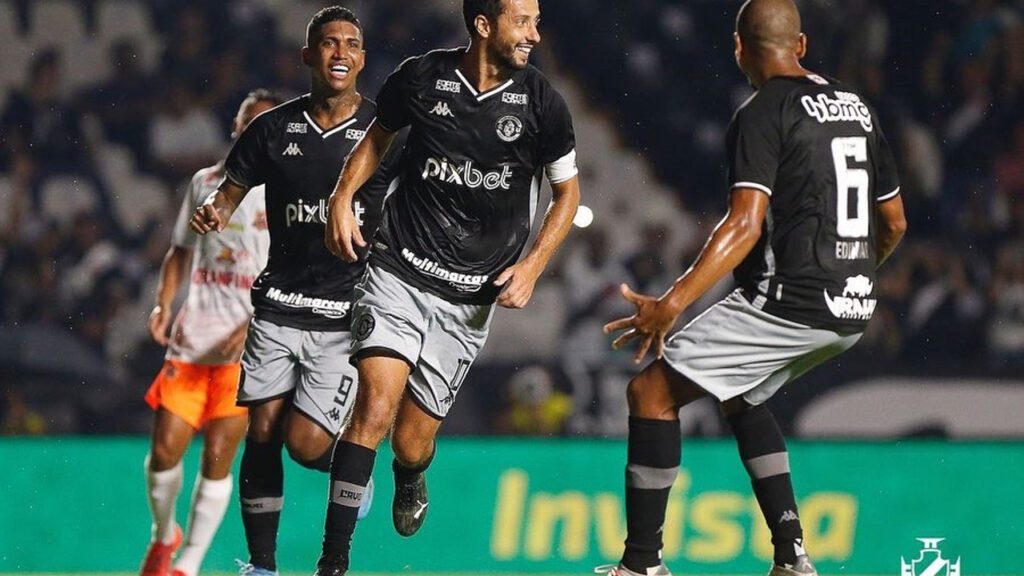 Juventude se aproxima de Nenê: Meia Nenê comemora gol pelo Vasco da Gama em jogo contra o Nova Iguaçu em 2022