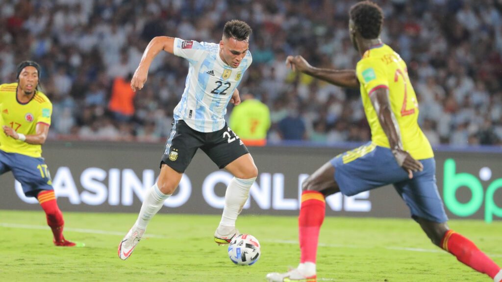 Lautaro Martínez, em jogo da Seleção Argentina contra a Colômbia em 2022