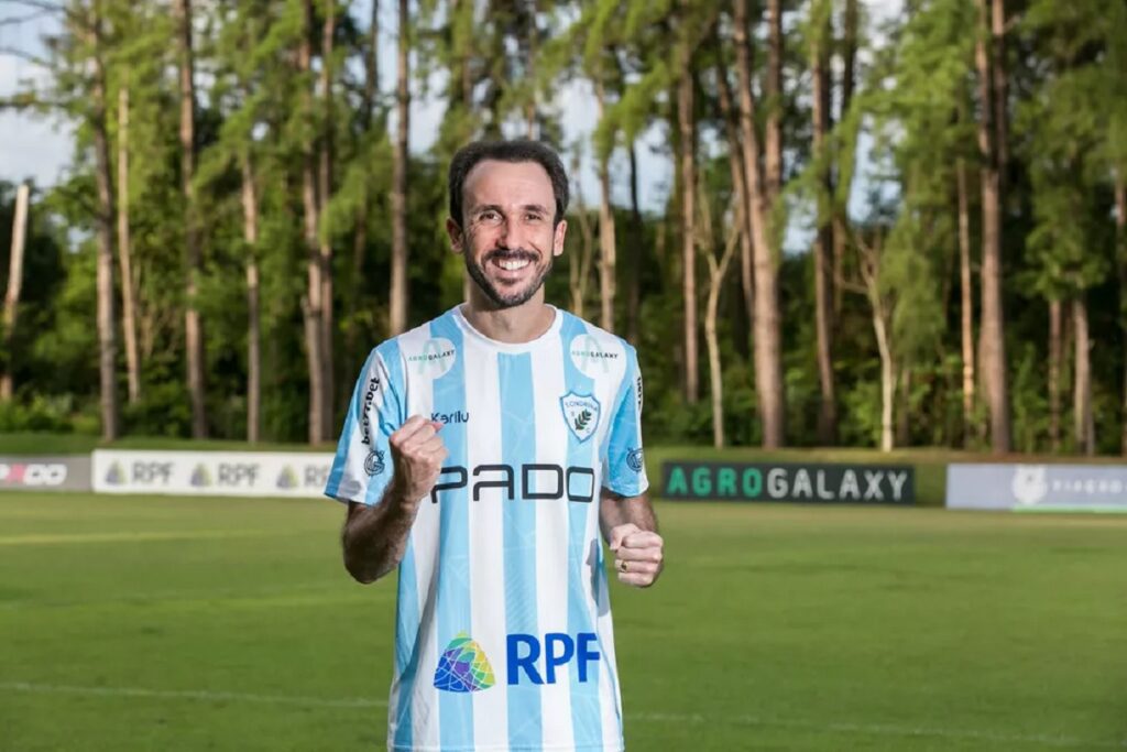 Atacante Thiago ribeiro, ex-Londrina