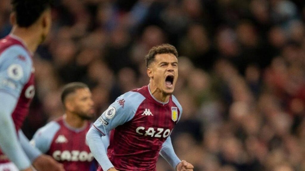 Meia Philippe Coutinho comemora gol pelo Aston Villa