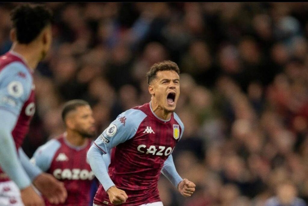 Meia Philippe Coutinho comemora gol pelo Aston Villa