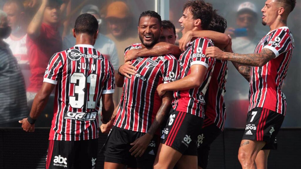 São Paulo quita parte de dívida ao elenco e vê data para pagar tudo