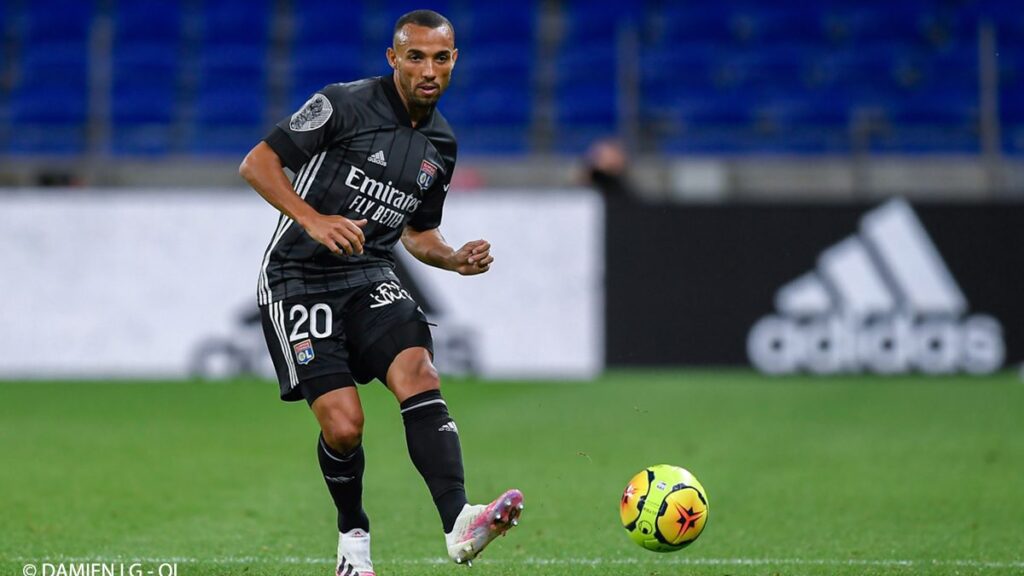 Lateral-esquerdo Fernando Marçal é contratado pelo Botafogo