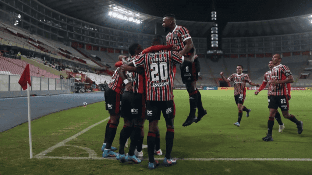 Melhores momentos do jogo do São Paulo contra o Ayacucho, na Copa-Sul-Americana