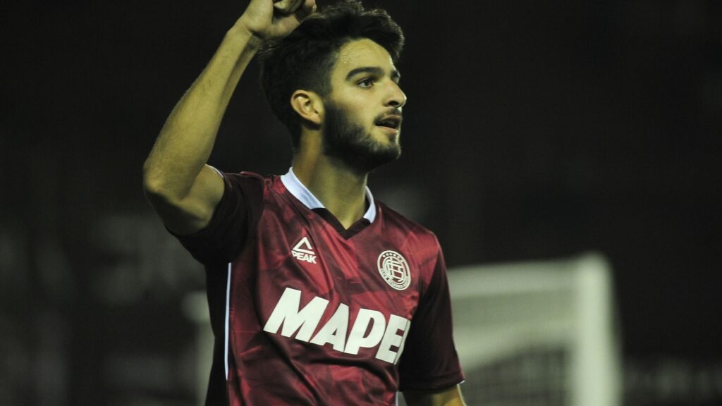 Palmeiras tenta a contratação de atacante do Lanús