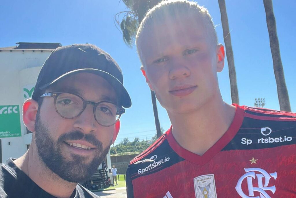 Haaland é fotografado com camisa do Flamengo e agita rubro-negros na internet