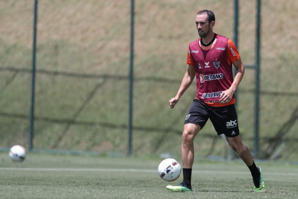 Diego Godín, do Atlético-MG, está na mira de time argentino