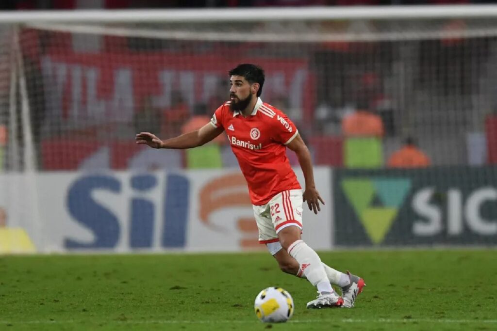 Internacional faz proposta para comprar Bruno Méndez, do Corinthians