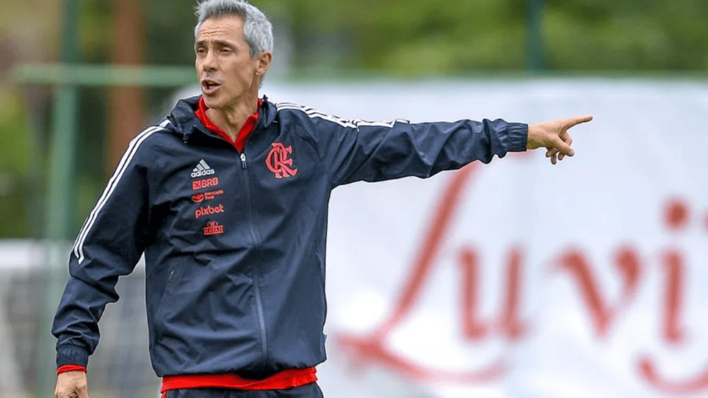 Paulo Sousa dá treino no Flamengo mesmo após acerto com Dorival