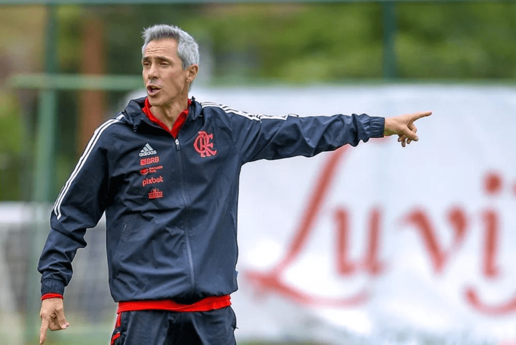 Paulo Sousa dá treino no Flamengo mesmo após acerto com Dorival
