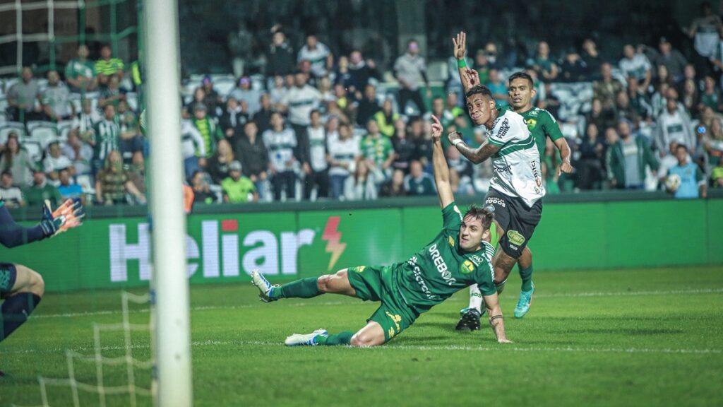 Coritiba - Alef Manga