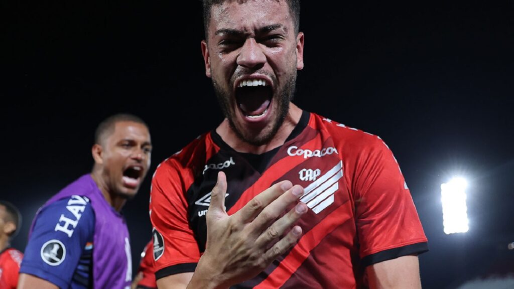 Athletico - Gol de Rômulo