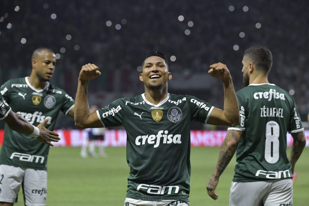 Atacante Rony, do Palmeiras