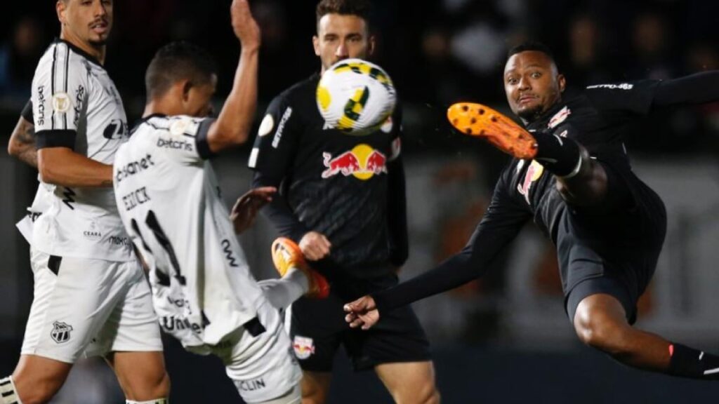 Luan Cândido, do Red Bull Bragantino, e Erick, do Ceará
