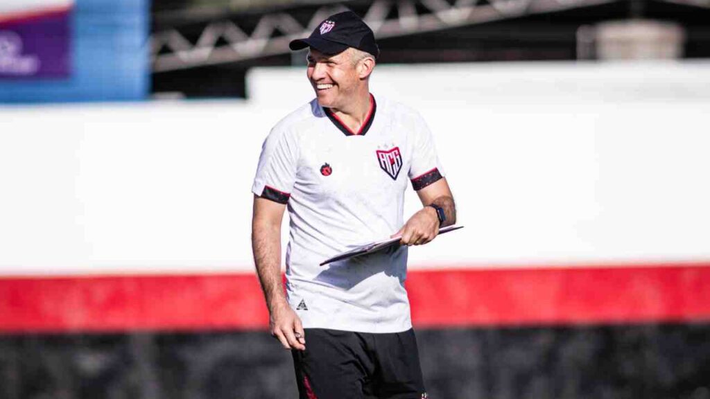Eduardo Baptista é o novo técnico do Atlético-GO