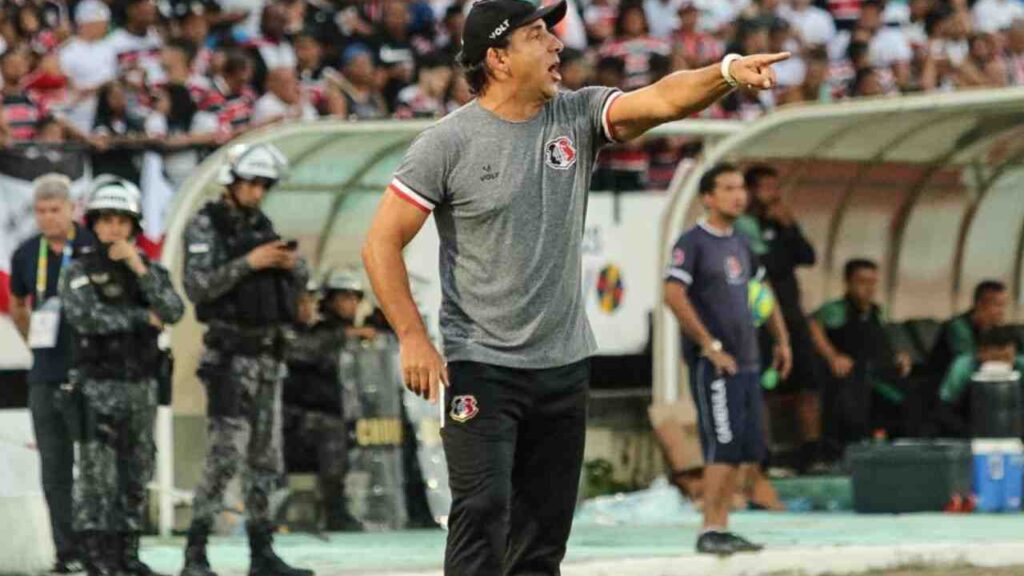 Santa Cruz demite técnico Marcelo Martelotte após eliminação na Série D