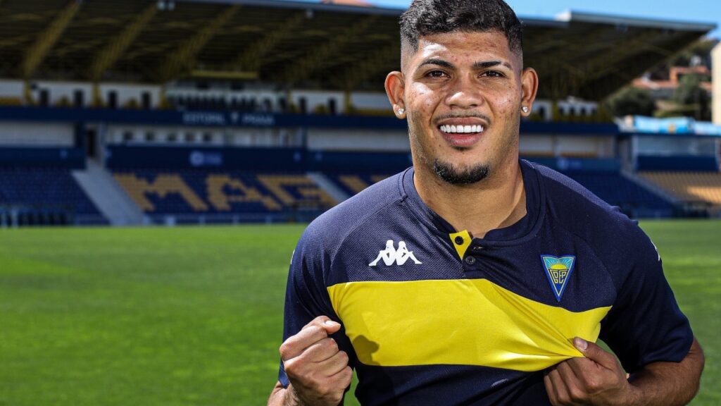 São Paulo aguarda atacante ex-Botafogo para oficializar contratação