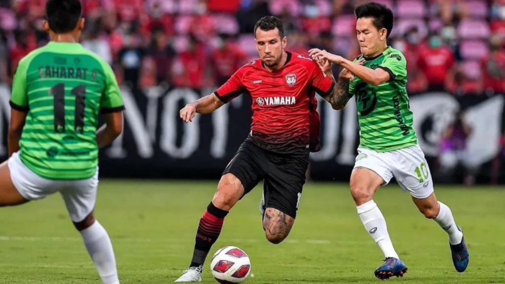 Atacante Willian Popp, do Muangthong United, novo reforço da Chapecoense