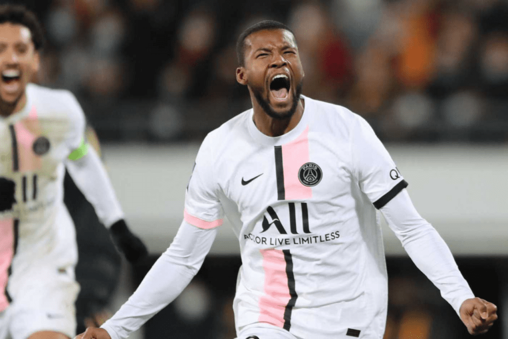Volante Georginio Wijnaldum, do PSG