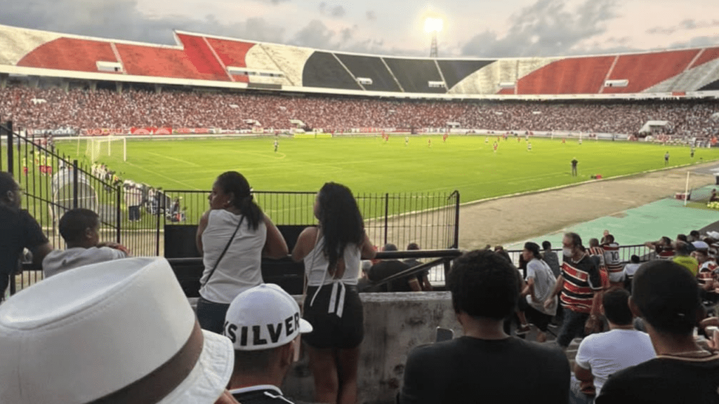 Arquibancada do Arruda no jogo Santa Cruz x Sergipe