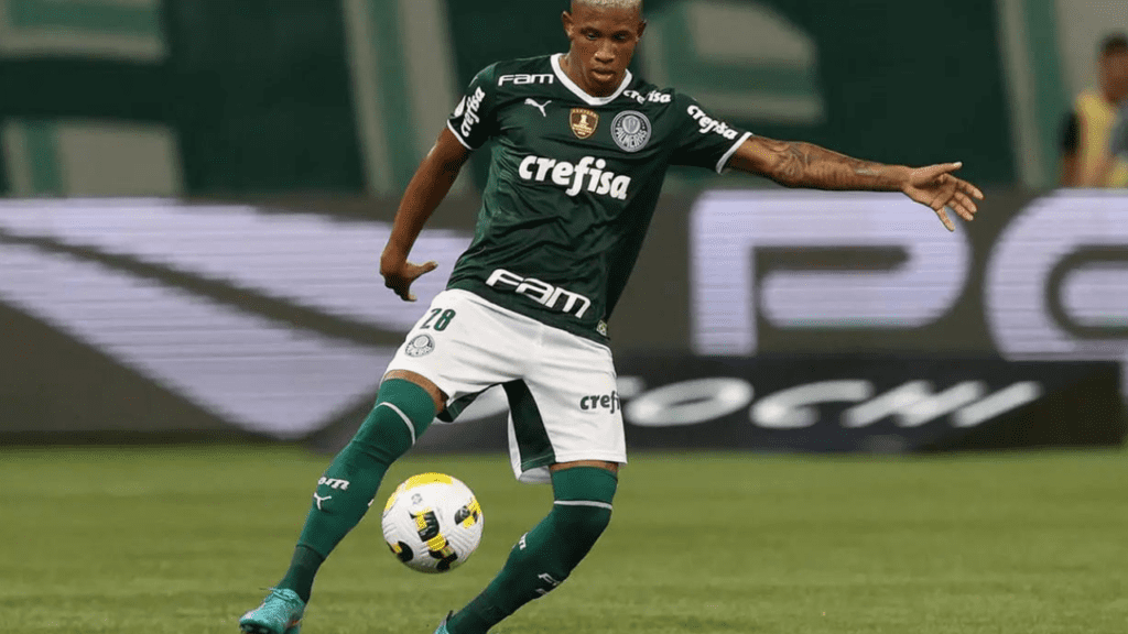 Palmeiras encaminha venda de Danilo para time da Premier League