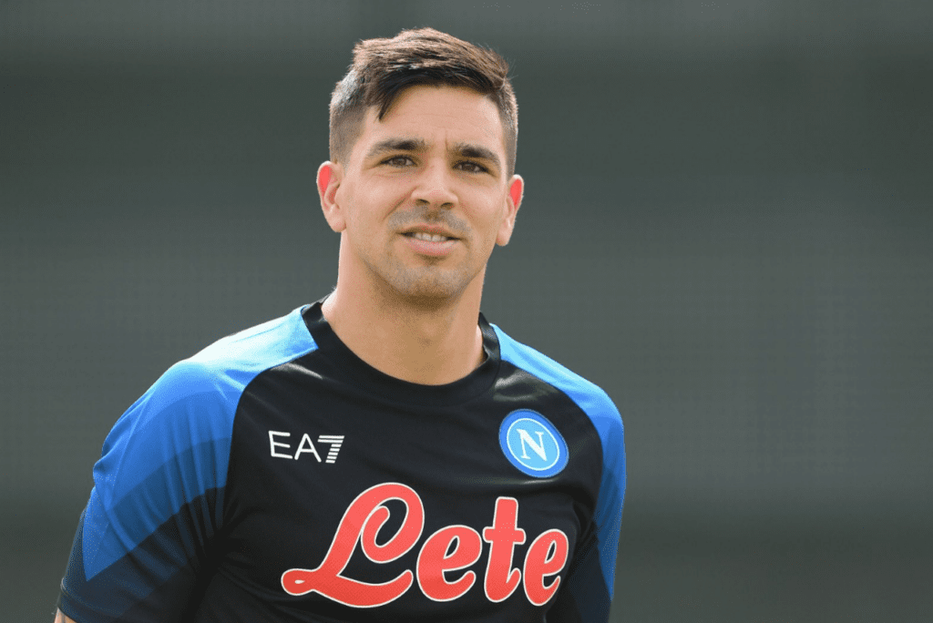 Atacante Giovanni Simeone, novo reforço do Napoli