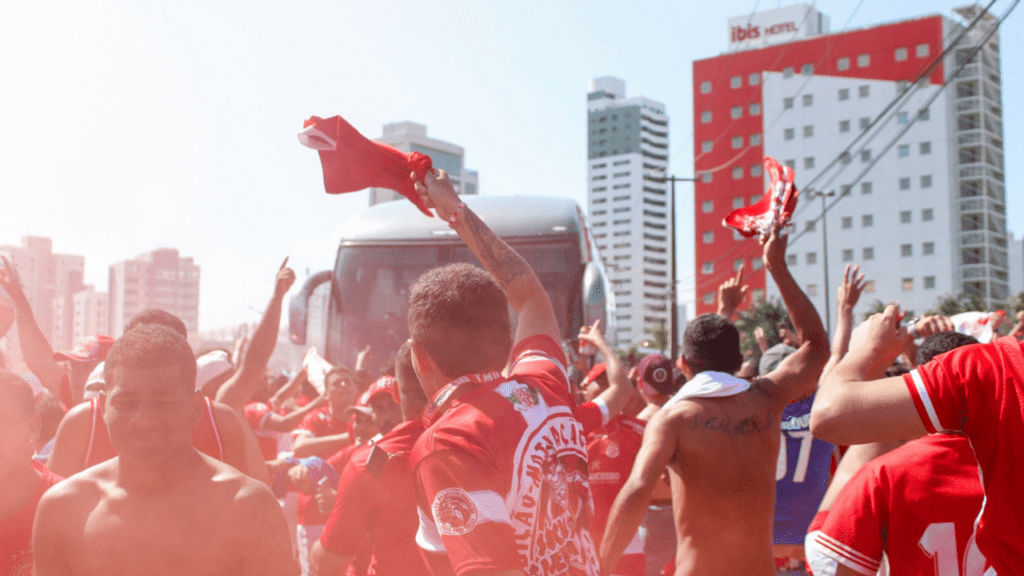 Torcida do América-RN antes do jogo do acesso na Série D