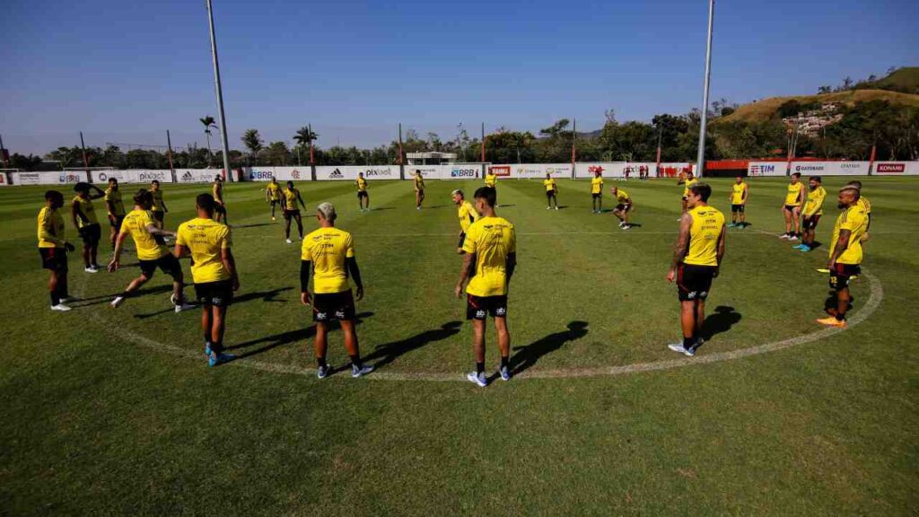 Flamengo divulga lista de relacionados para duelo ante o São Paulo; veja nomes