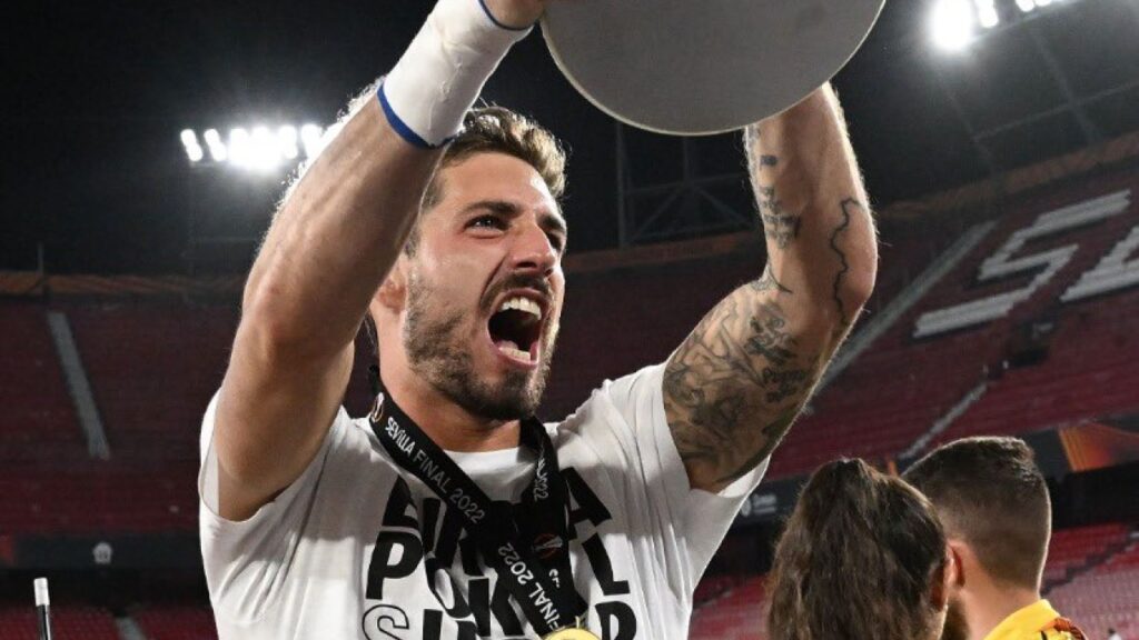 Trapp rejeita proposta do Manchester United e segue no Frankfurt