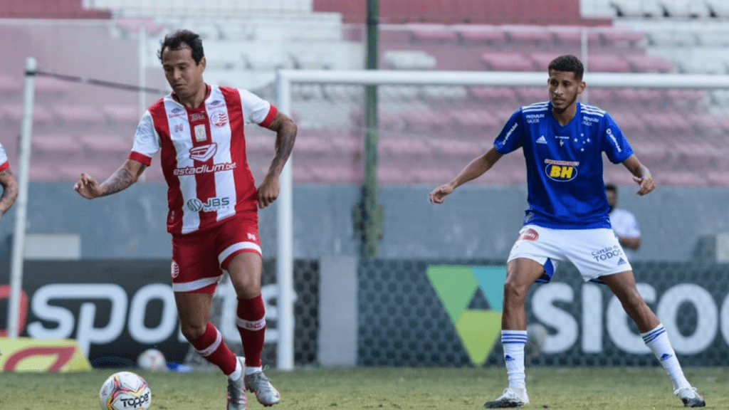 Lance do jogo entre Cruzeiro e Náutico na Série B 2021