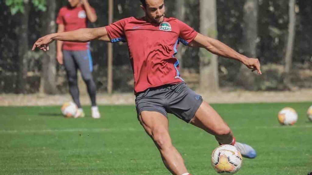 Ex-Flamengo é punido na China após trombada em juiz; veja detalhes da suspensão