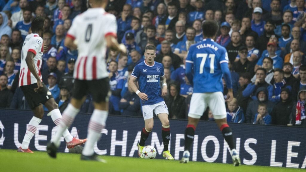 Rangers e PSV duelaram na Escócia pelos playoffs da Champions League