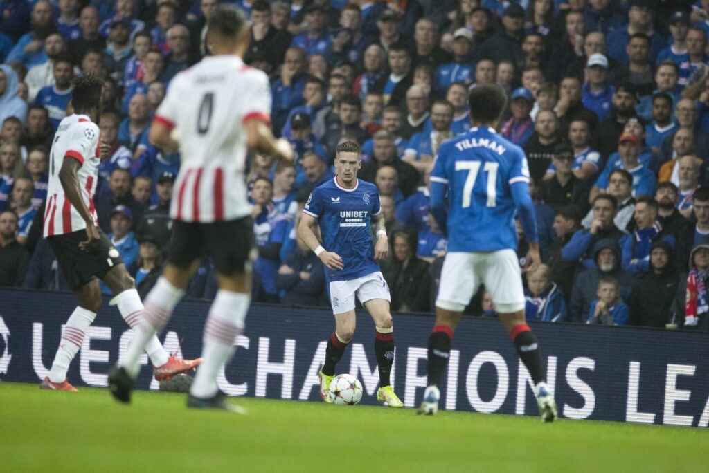 Rangers e PSV duelaram na Escócia pelos playoffs da Champions League