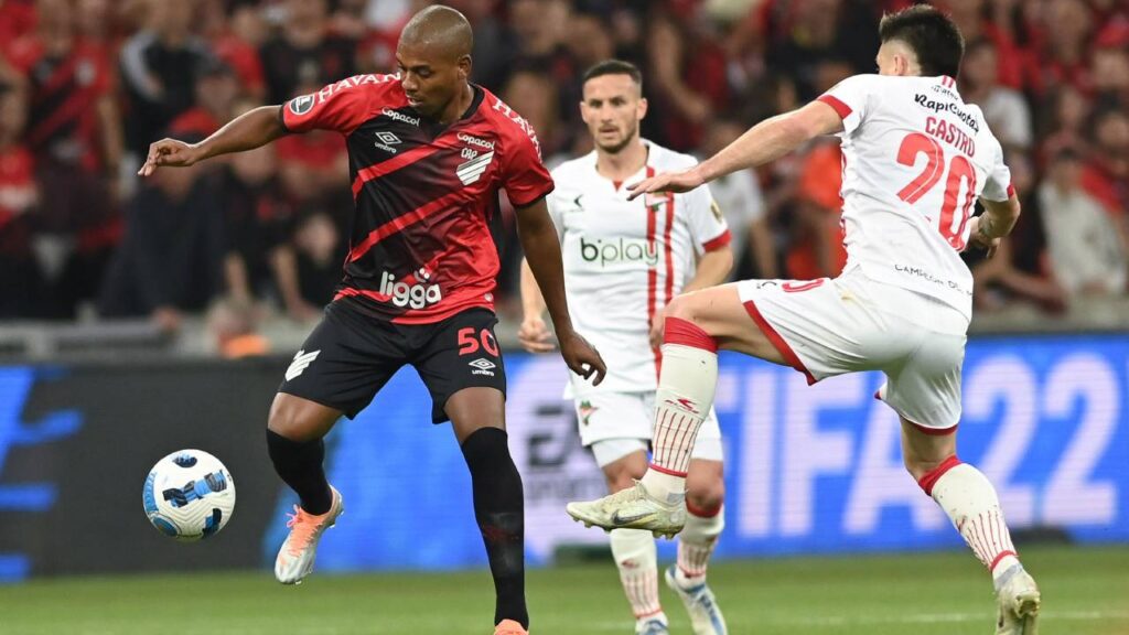 Estudiantes e Athletico-PR: onde assistir, prováveis escalações e arbitragem