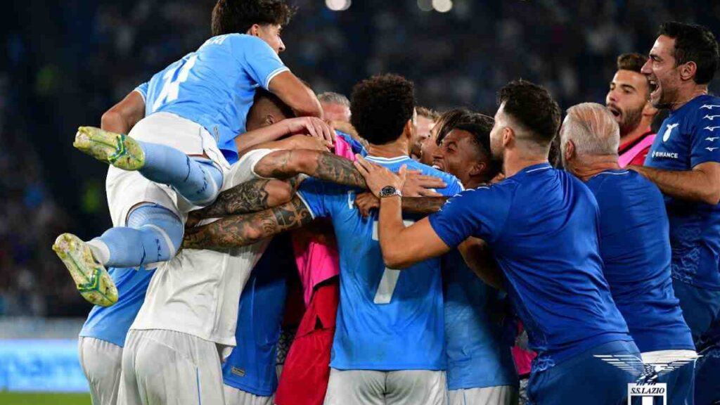 Com gol brasileiro, Lazio bate Inter de Milão e vira líder no italiano