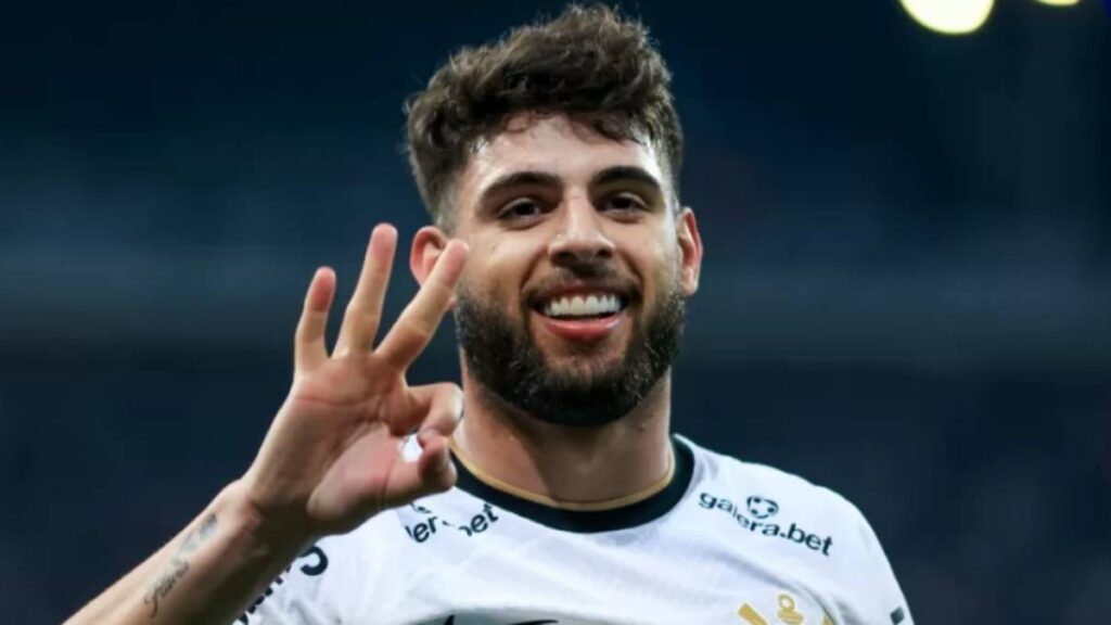 Atacante marcou três vezes na Neo Química Arena Foto: Marcello Zambrana/AGIF