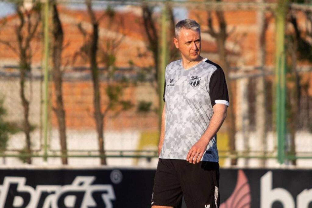 Tiago Nunes diz que jogador do Ceará evitava falta para não perder ponto no Cartola