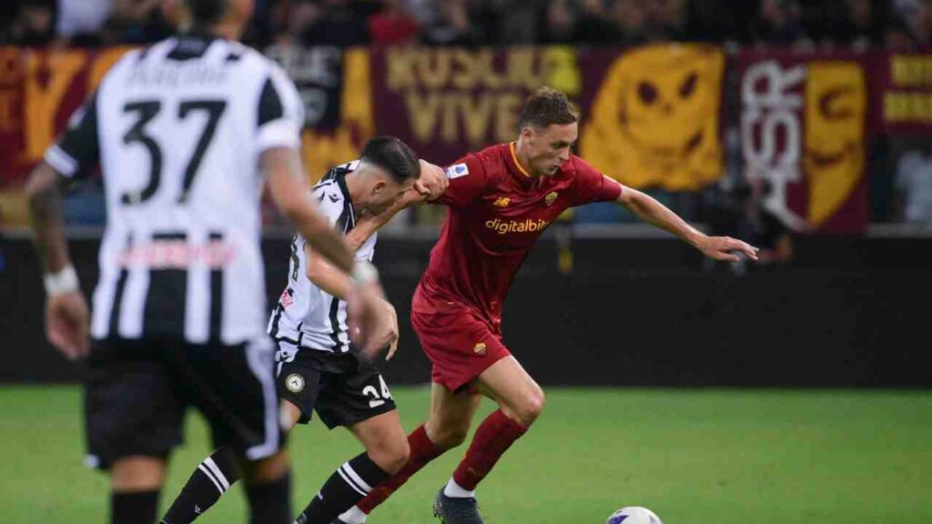 Roma leva goleada da Udinese, perde invencibilidade e sai da liderança do Italiano