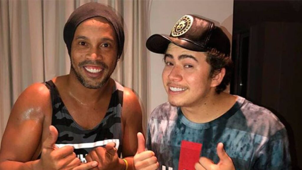 Ronaldinho Gaúcho e Whindersson Nunes na Ilha do Retiro Foto: Divulgação