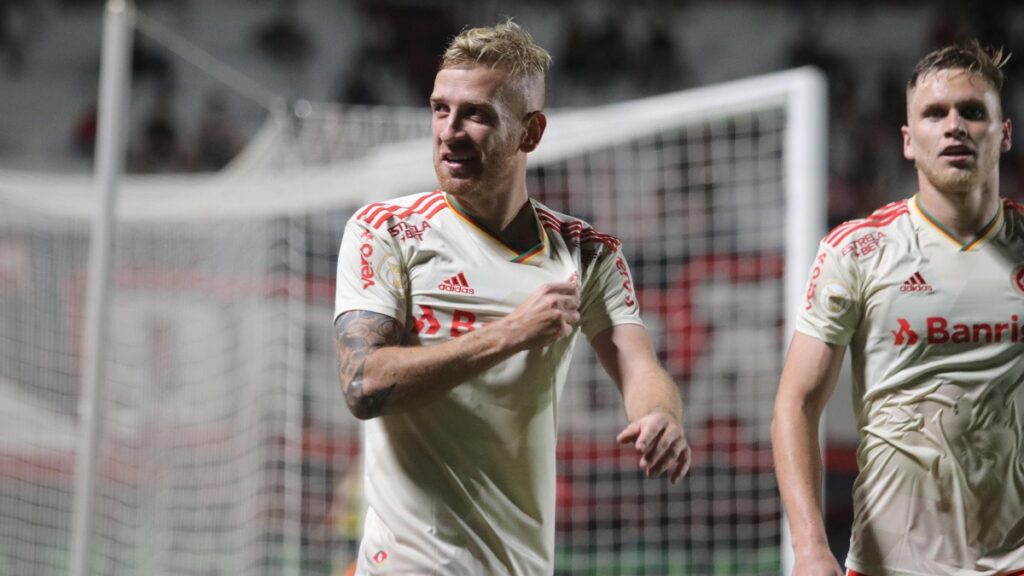 Pedro Henrique - Internacional