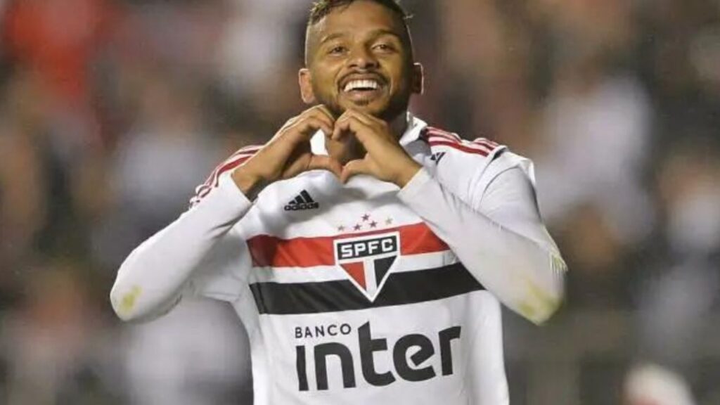 Grêmio contrata ex-lateral do São Paulo e atacante destaque na Série B