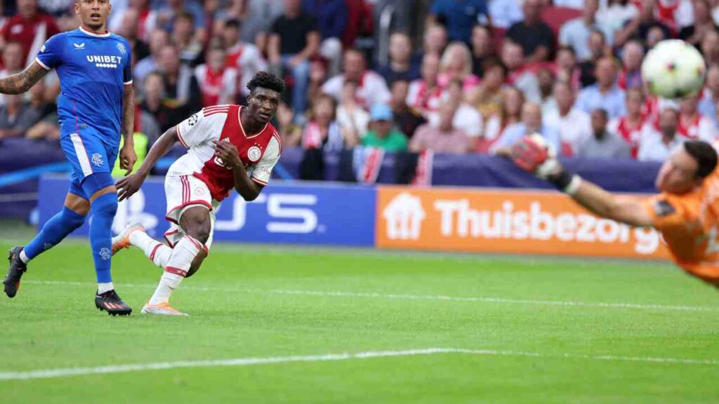 Champions League: Ajax atropela o Rangers; Sporting goleia o Frankfurt