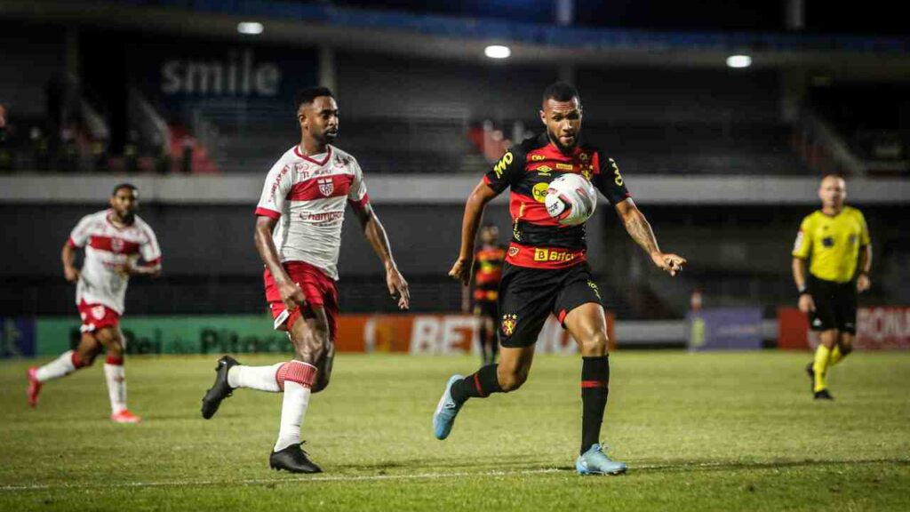 CRB marca em ambos os tempos, vence o Sport e sobe na tabela da Série B