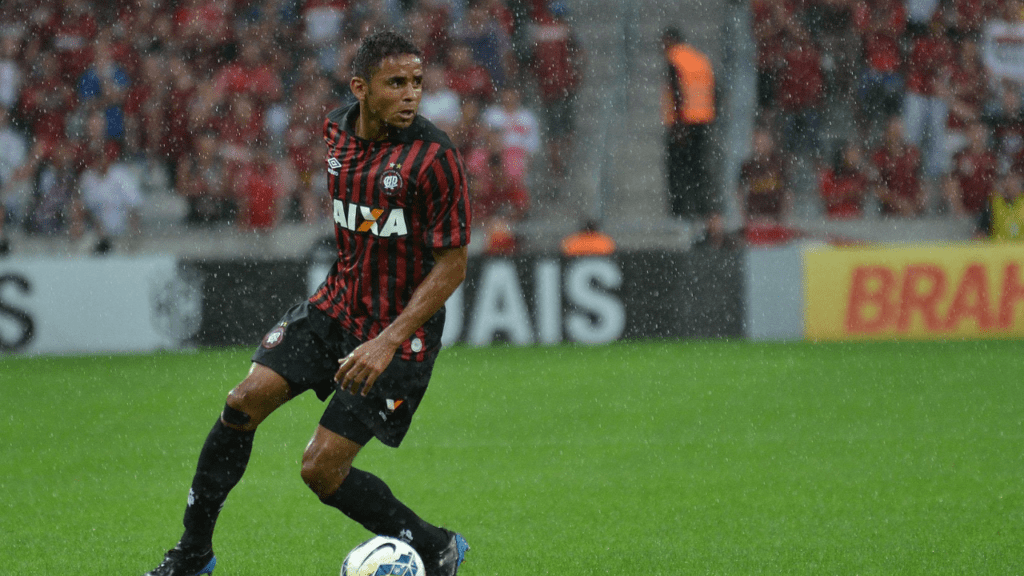 Volante Deivid, ex-Athletico