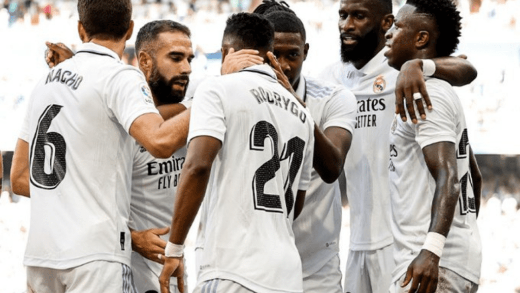 Jogadores do Real Madrid comemoram gol contra o Mallorca no Campeonato Espanhol